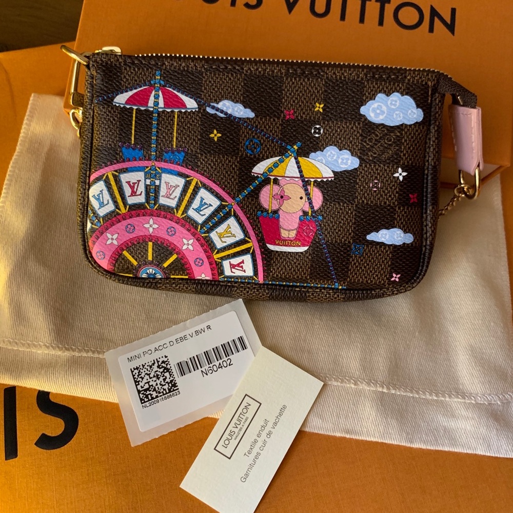 ✨NEW LV LIMITED EDITION MINI POCHETTE XMAS EDITION